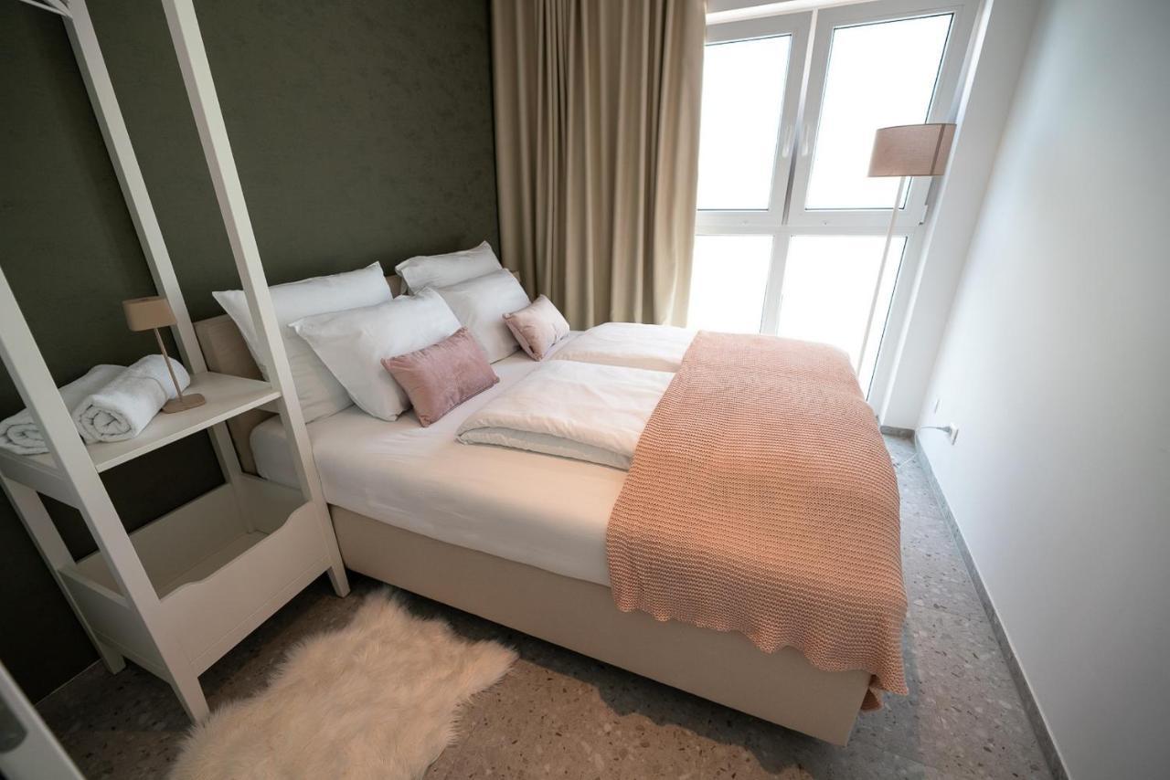 Apartments Kras 24 With Pool Сежана Екстериор снимка