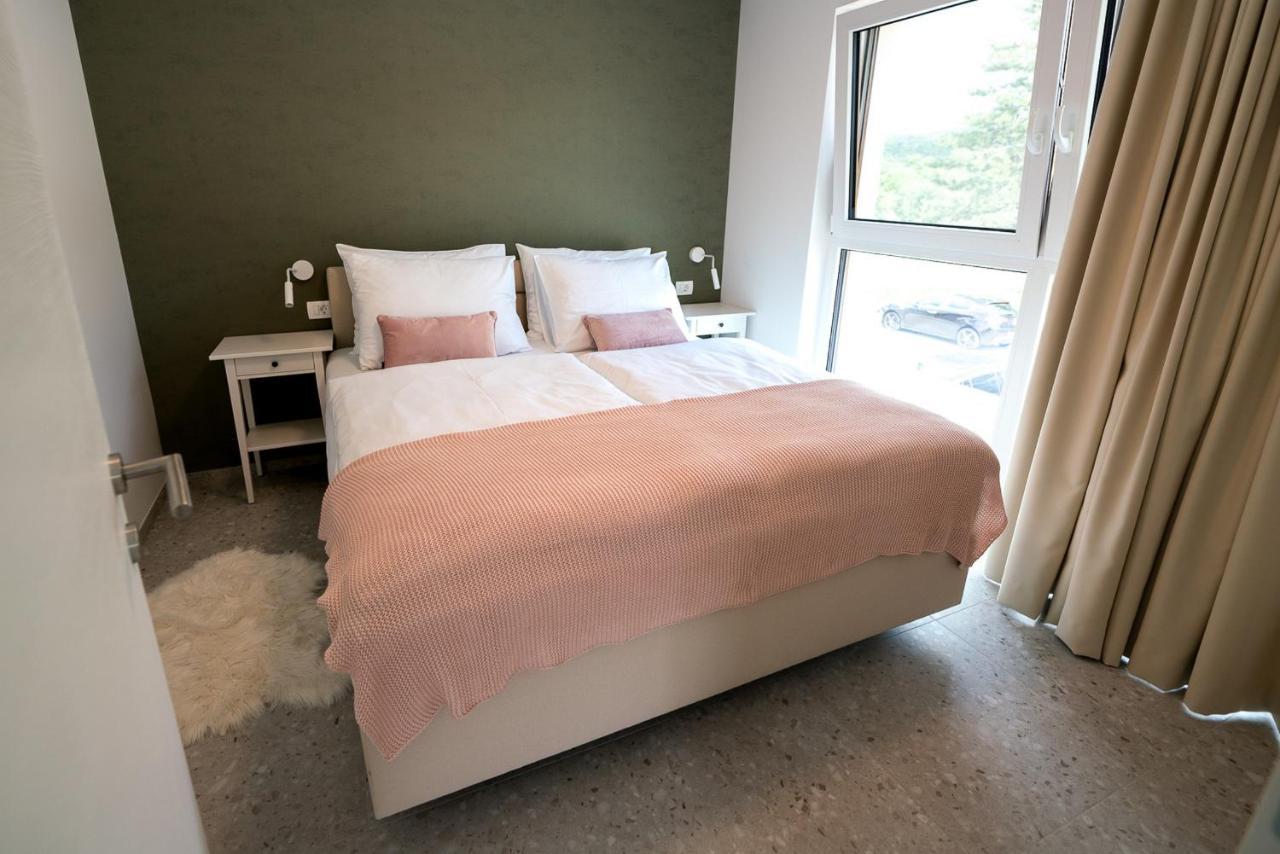 Apartments Kras 24 With Pool Сежана Екстериор снимка