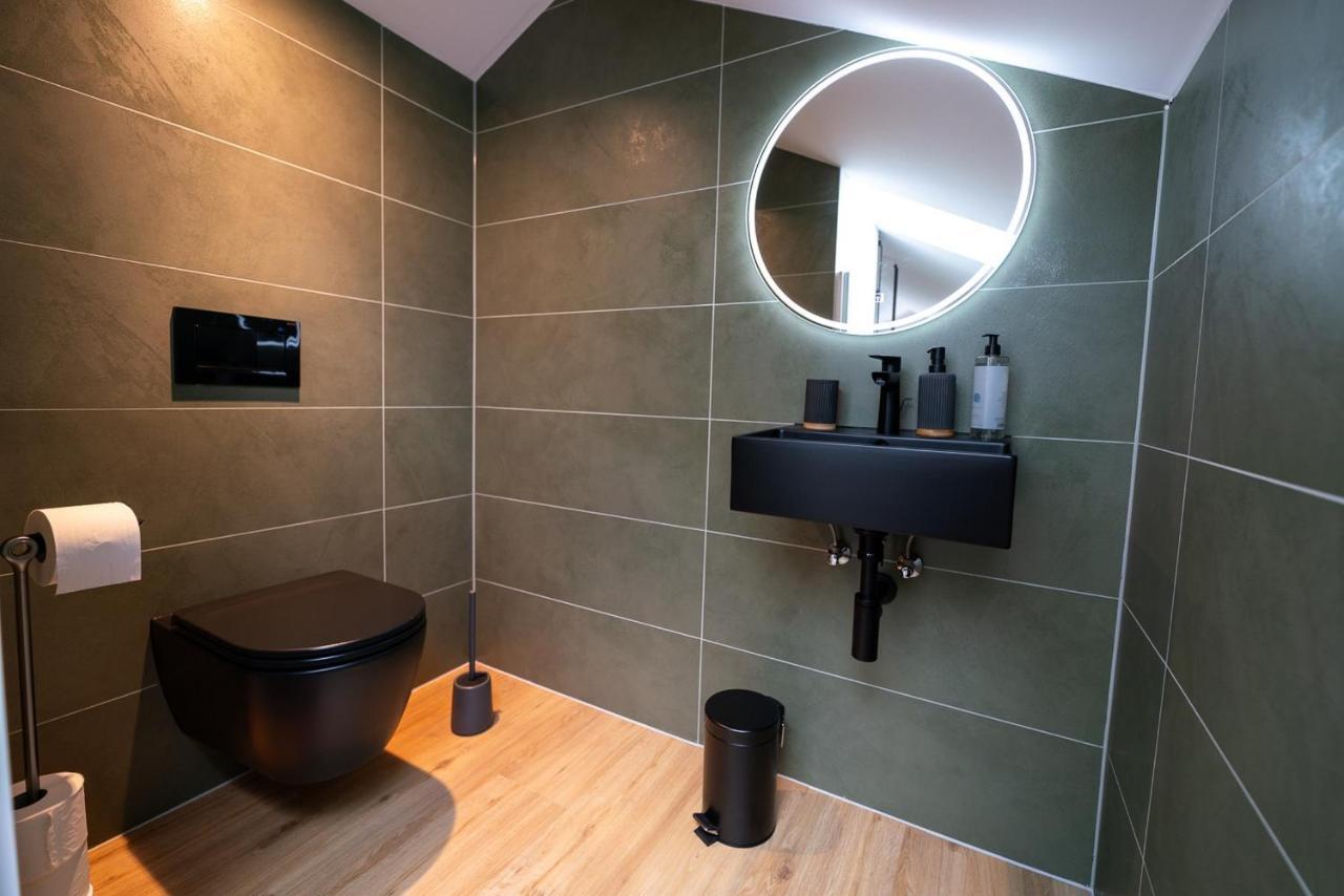 Apartments Kras 24 With Pool Сежана Екстериор снимка