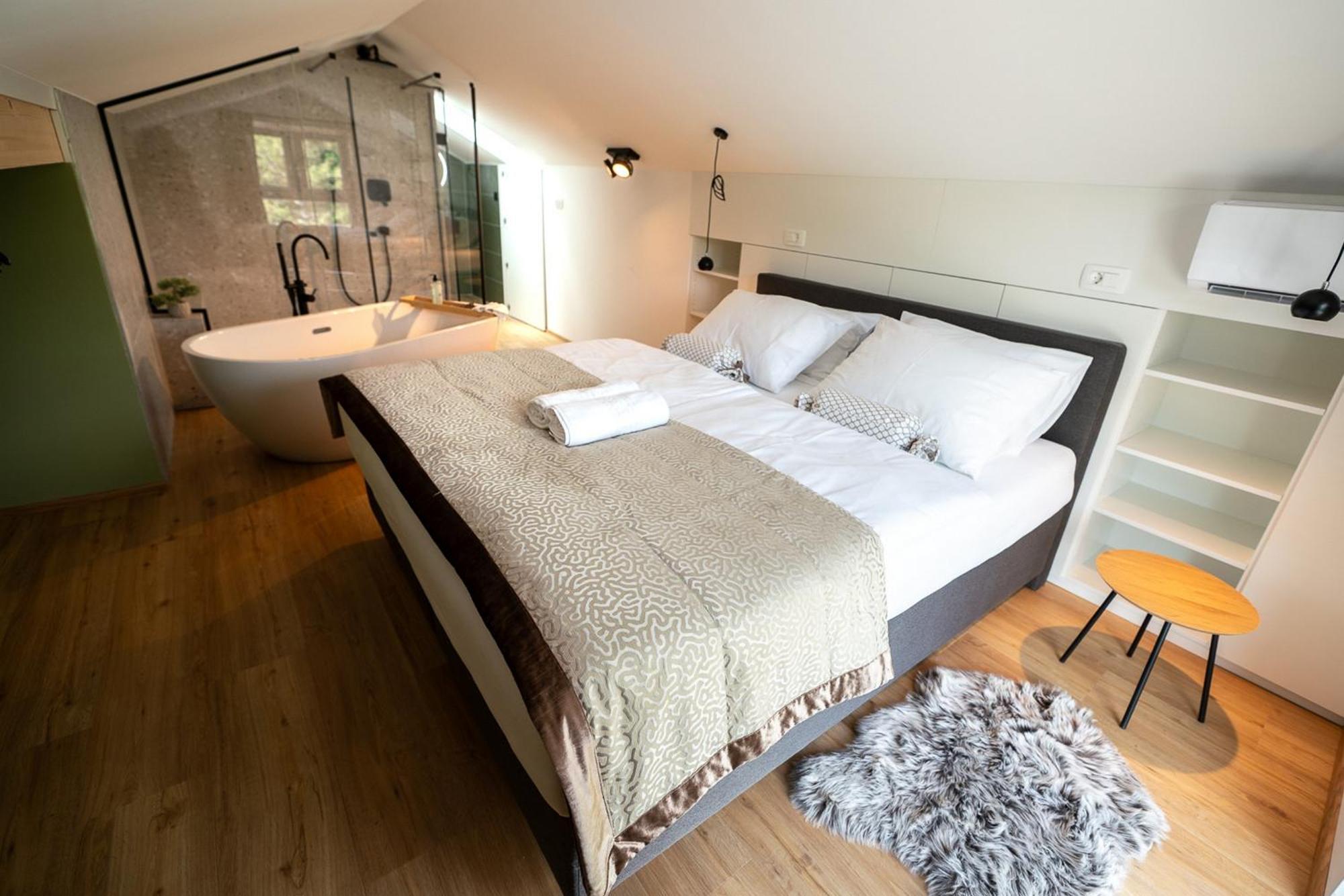Apartments Kras 24 With Pool Сежана Екстериор снимка
