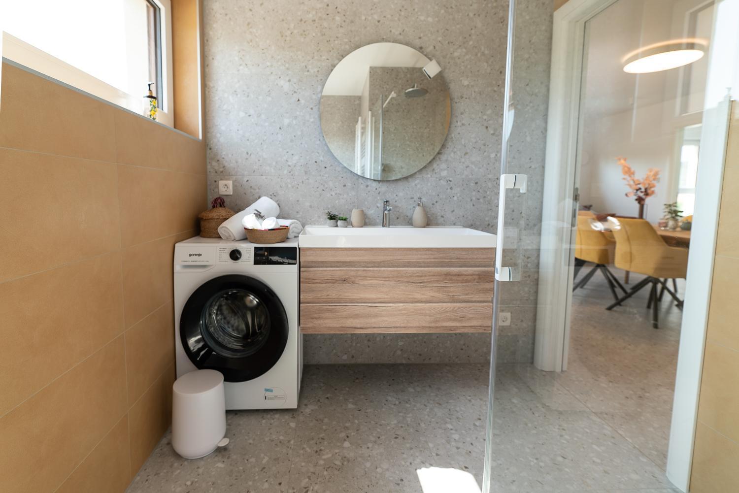 Apartments Kras 24 With Pool Сежана Екстериор снимка
